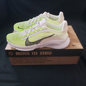Nike Women's Athletic Shoes - Lime Green and White NO BOX